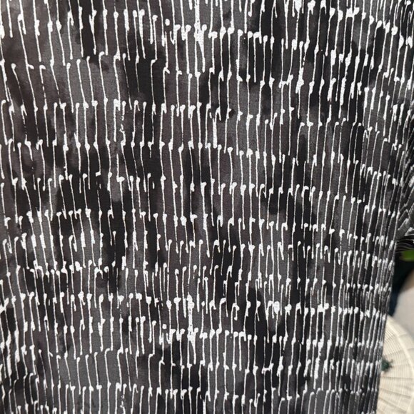 H by HALSTON Short Sleeve Button Front Duster Dress, Black and White Abstract, M - Picture 16 of 16